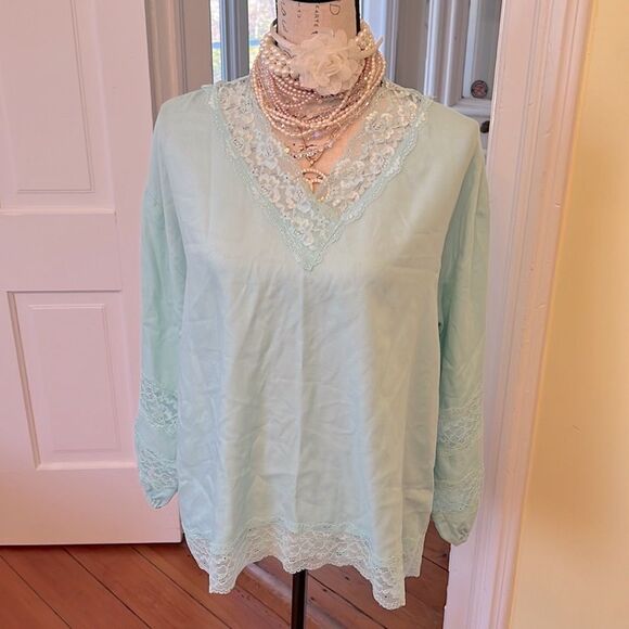 *Soft Surroundings* Sz PM Seafoam Lace Trim Lyocelle Balloon Sleeve Blouse EUC - Picture 1 of 10
